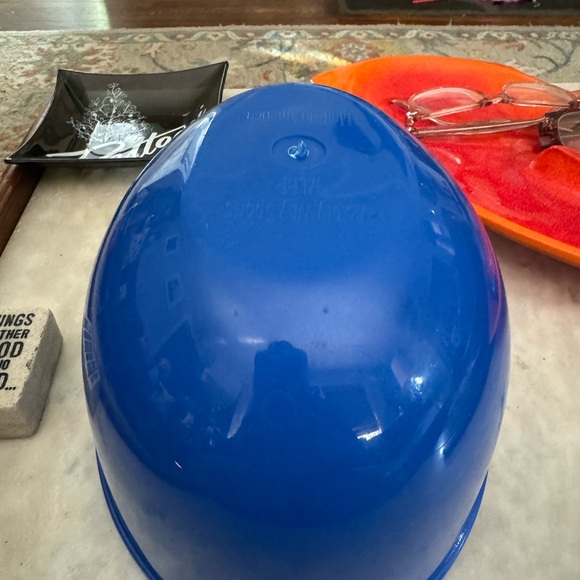 METS PLASTIC HAT - Picture 3 of 3